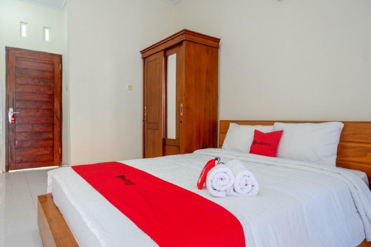 Reddoorz Near Mertasari Beach Denpasar Eksteriør billede